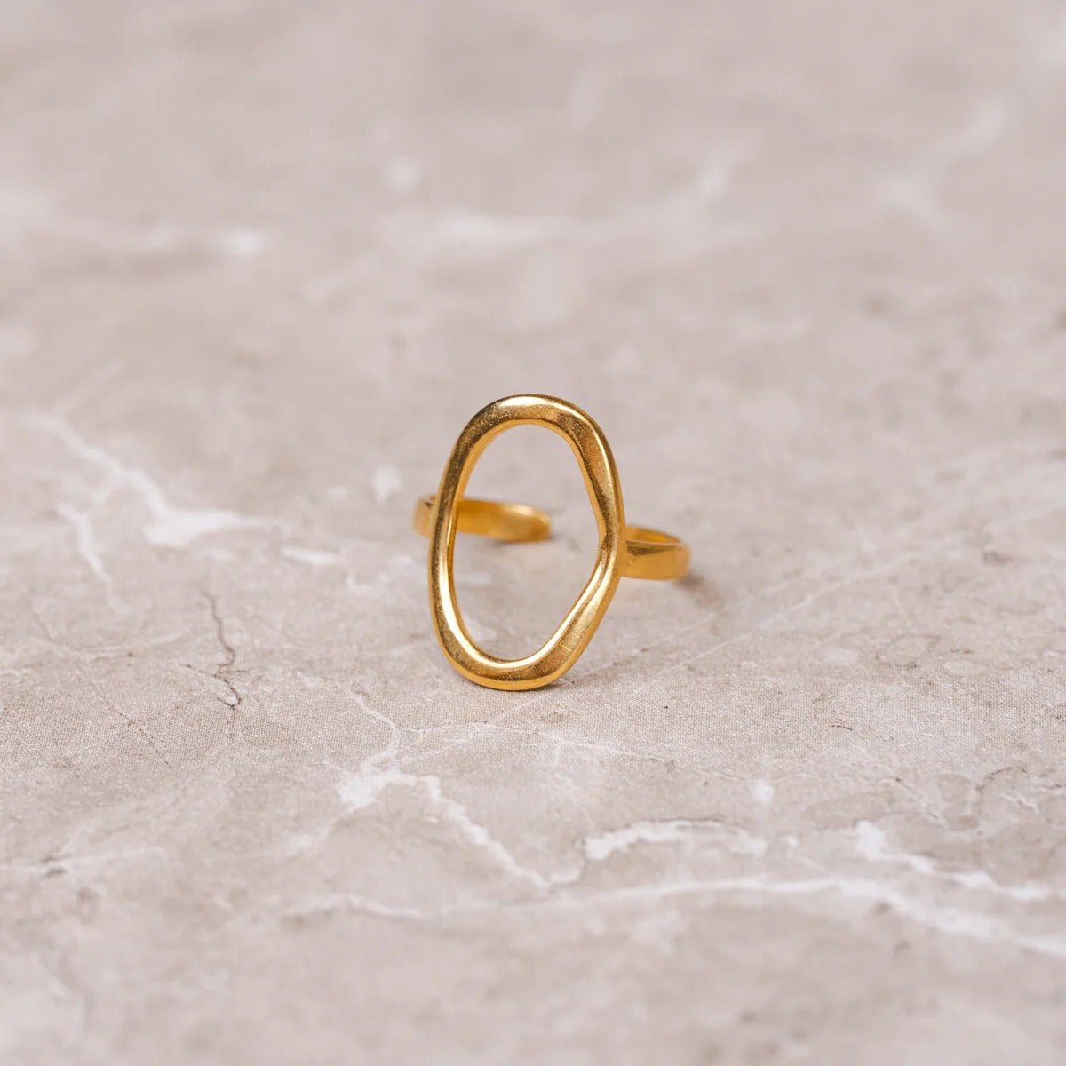 Abstract Organic Outline Ring