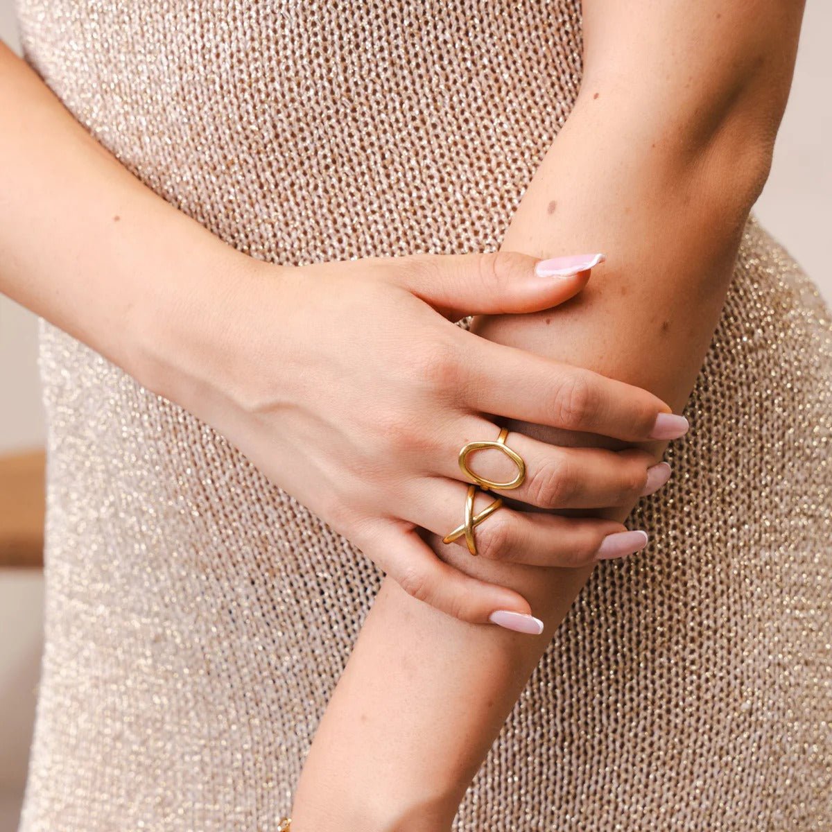 Abstract Organic Outline Ring