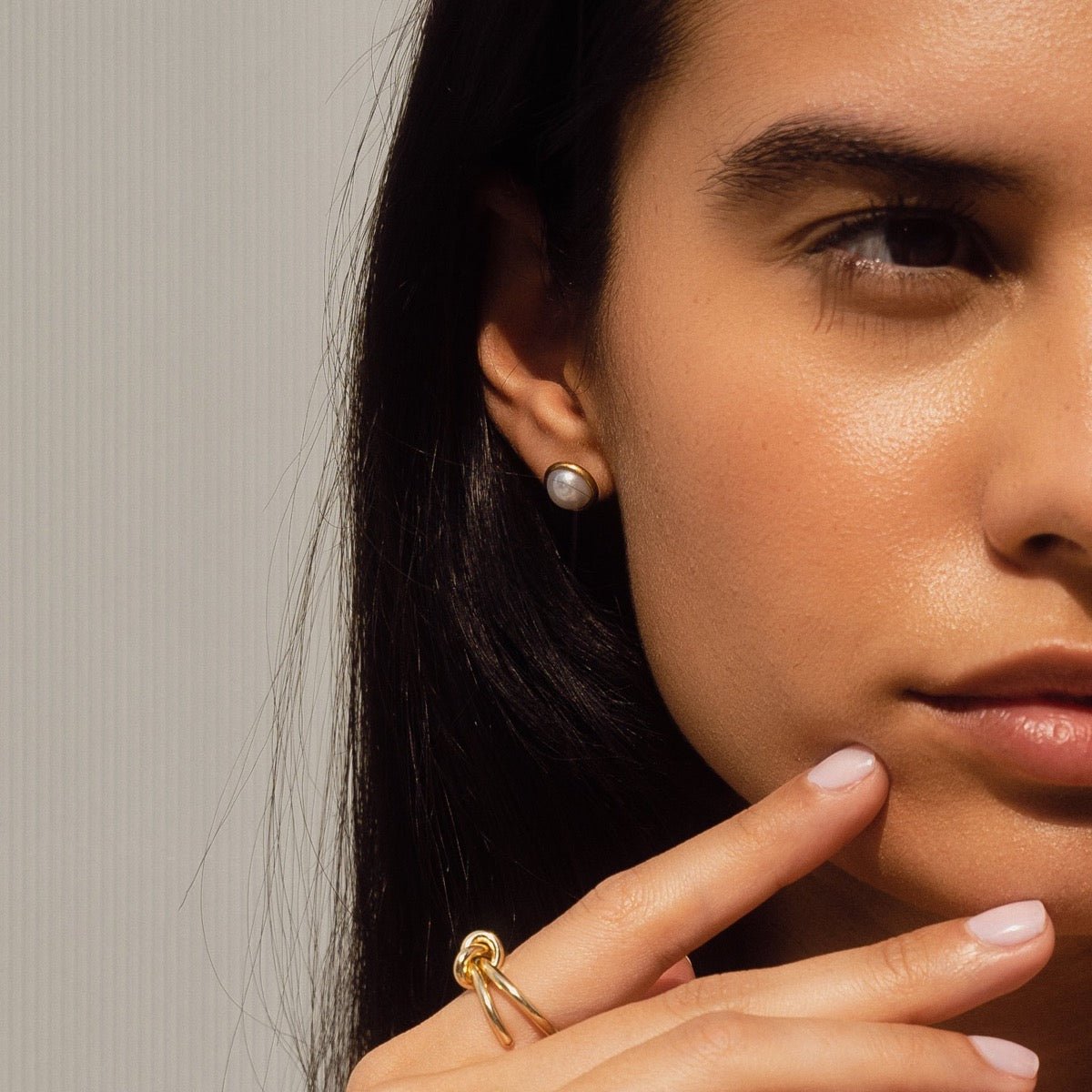 Solitaire Pearl Earrings