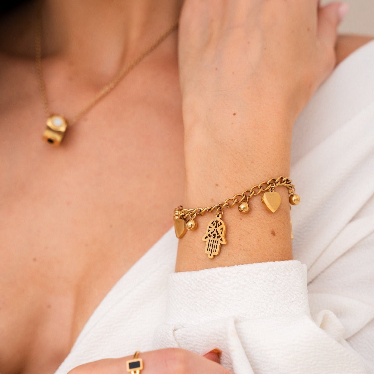 Link Bracelet Heart and Hamsa